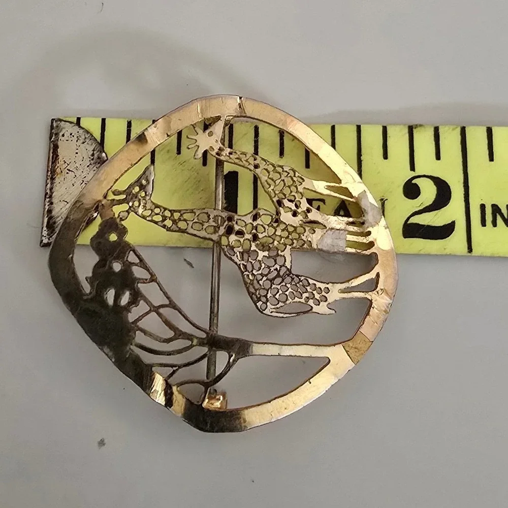 Wild Bryde Giraffe Family Safari Gold Tone Hammered Openwork Brooch Pin‎